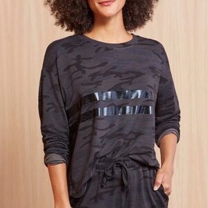 Women's Sundry For Evereve Camo Trapeze Sweatshirt Size 2